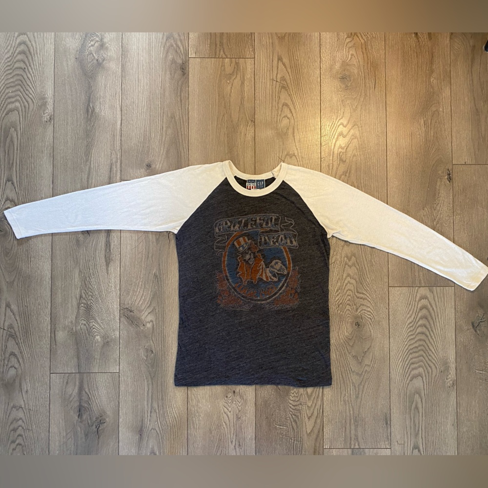 Gap Kids x Junkfood Clothing Rock Raglan Top with The Grateful Dead graphic
